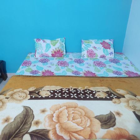 Nidhivan Homestay วรินดาวัน ภายนอก รูปภาพ